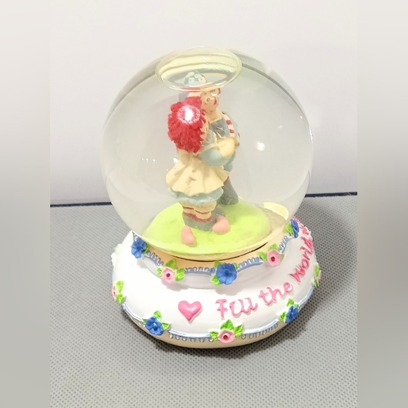 Raggedy Ann and Andy Snow Globe Glitter Globe Fill the World With Love 2006 - Picture 3 of 7